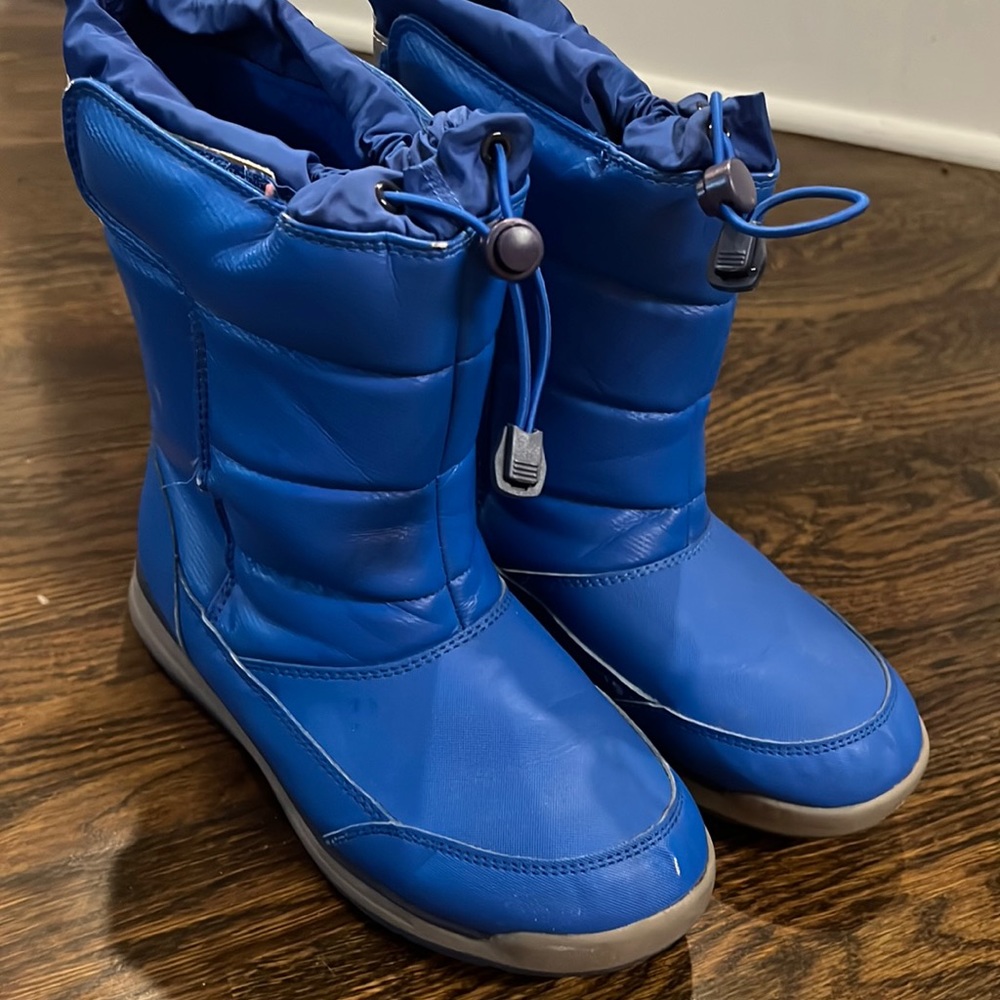 Boys blue insulated boots size 5